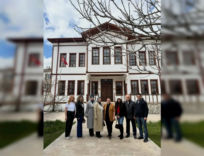 YEŞİLAY ÇORUM ŞUBESİNDEN KÜLTÜR VE TURİZM İL MÜDÜRLÜĞÜNE ZİYARETTE İŞ BİRLİĞİ VURGUSU