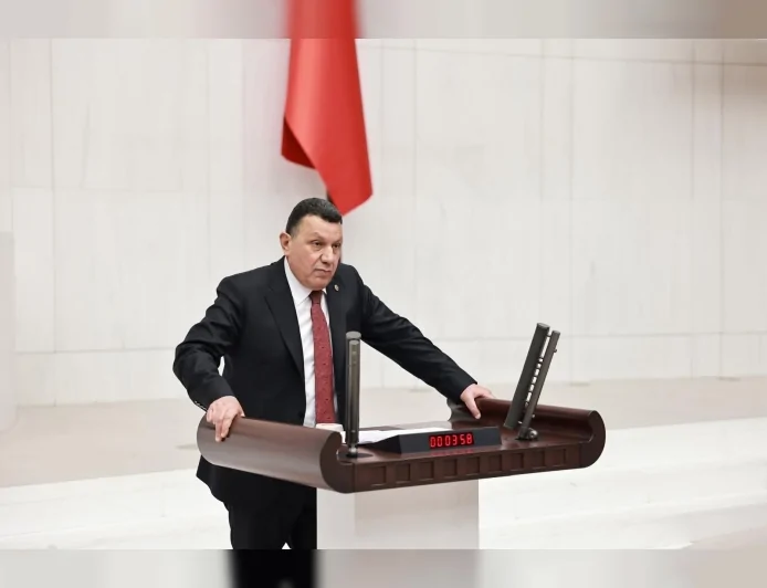 MHP Şanlıurfa Milletvekili İbrahim Özyavuz: “Sosyal medyada kimlik doğrulama ve yaş sınırı zorunlu olmalı”