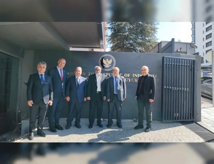 Endonezya Büyükelçisi Achmad Rizal Purnama’ya Ankara’da İpekyolu Forumu heyetinden diplomatik ziyaret