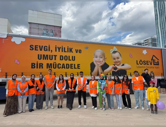 LÖSEV Tırı 23 Nisan’da Malatya’da çocuklar için umut dolu şenlik düzenledi