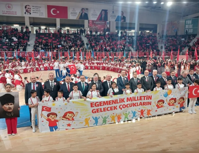 Çorum’da 23 Nisan Kutlamalarında Renkli Görüntüler Coşkuya Sahne Oldu