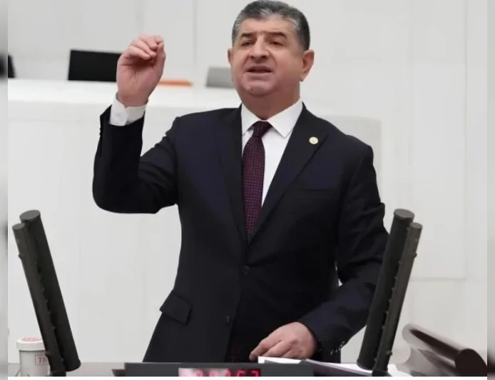 CHP Antalya Milletvekili Av. Cavit Arı “Karaalioğlu Parkı Antalya’nın hafızasıdır, ranta kurban ettirmeyiz” dedi