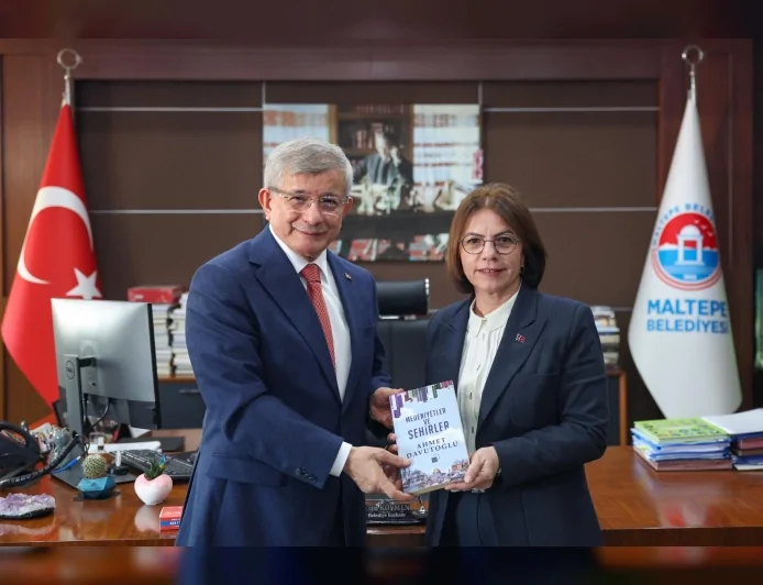 Gelecek Partisi Genel Başkanı Ahmet Davutoğlu Maltepe Belediye Başkanı Esin Köymen’i ziyaret etti