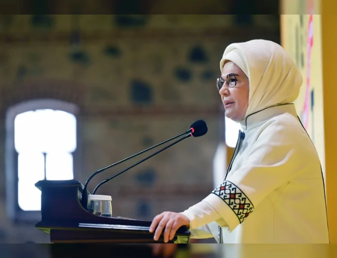 Cumhurbaşkanı Recep Tayyip Erdoğan’ın eşi Emine Erdoğan: “Çocuklar Türk edebiyatının kahramanlarıyla büyümeli”