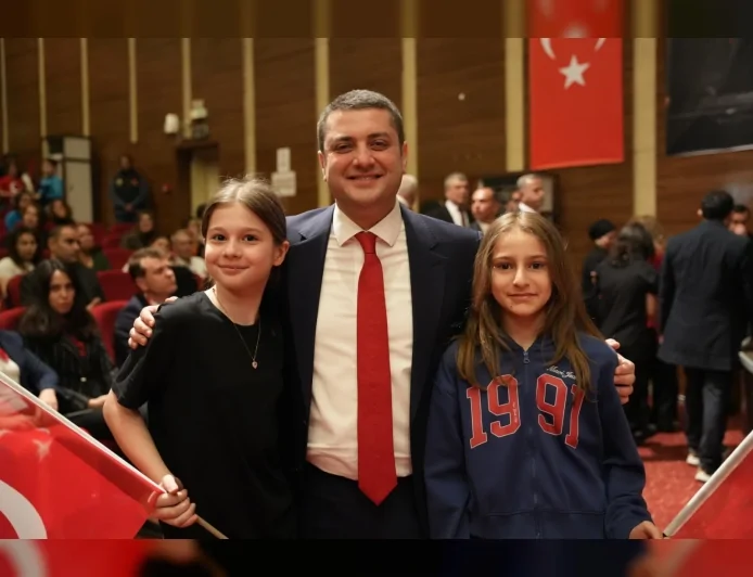 TORBALI BELEDİYE BAŞKANI ÖVÜNÇ DEMİR 23 NİSAN KUTLAMALARINDA “CUMHURİYETİMİZ EMİN ELLERDE” DEDİ