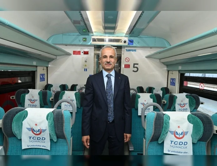 Ulaştırma ve Altyapı Bakanı Abdulkadir Uraloğlu: “Ankara-Sivas YHT hattı 3 yılda 2 milyon 356 bin 815 yolcu taşıdı”