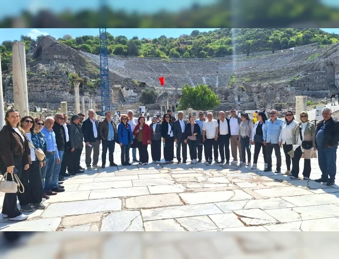 BORNOVA BELEDİYE BAŞKANI ÖMER EŞKİ: “MUHTARLARIMIZ YEREL YÖNETİMİN TEMEL TAŞIDIR”