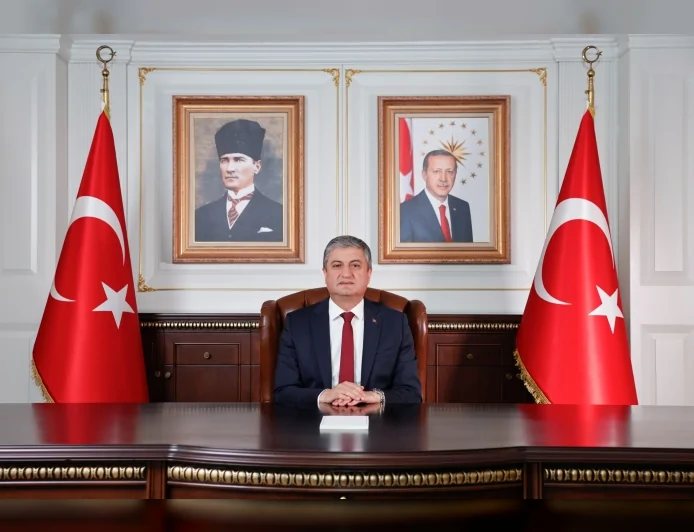 Adana Valisi Mustafa Yavuz: “Emeğin değer gördüğü yerde geleceğimiz daha da aydınlanır”