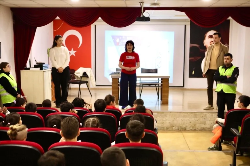 İzmir Bayraklı’da ilkokul öğrencilerine sıfır atık eğitimiyle çevre bilinci aşılanıyor