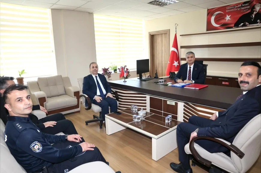 ADANA VALİSİ MUSTAFA YAVUZ KARAİSALI’DA JANDARMA VE EMNİYET TEŞKİLATINI ZİYARET ETTİ