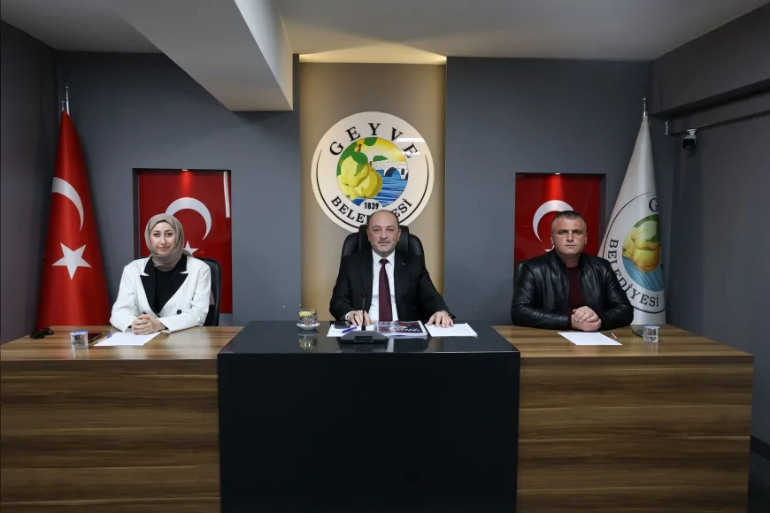 Geyve Belediyesi Nisan Ayı Meclis Toplantısında Faaliyet Raporu Kabul Edildi Yeni Görev Dağılımları Belirlendi