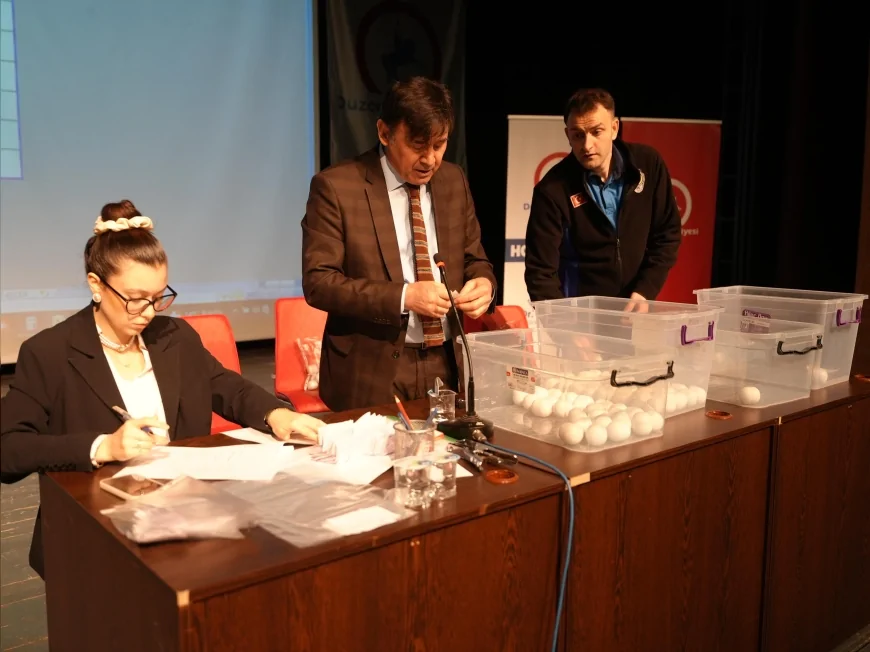 Düzce Belediye Başkanı Dr. Faruk Özlü: “Söz verdik yaptık” Tuhafiyeciler Pazaryeri ve Fuar Alanı tamamlandı