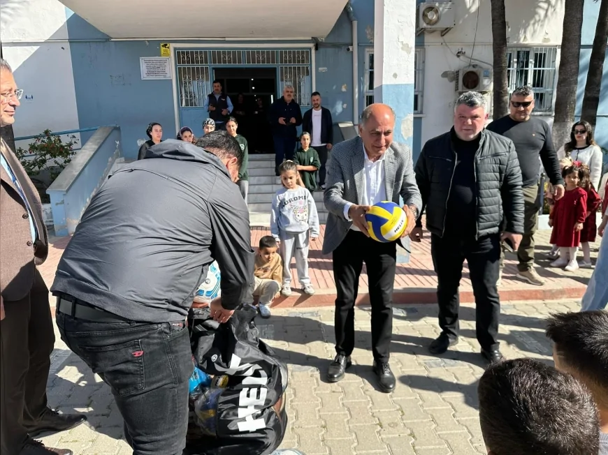 Yumurtalık Belediye Başkanı Erdinç Altıok: “Çocuklarımızın daha iyi şartlarda spor yapması için yatırımlar sürecek”