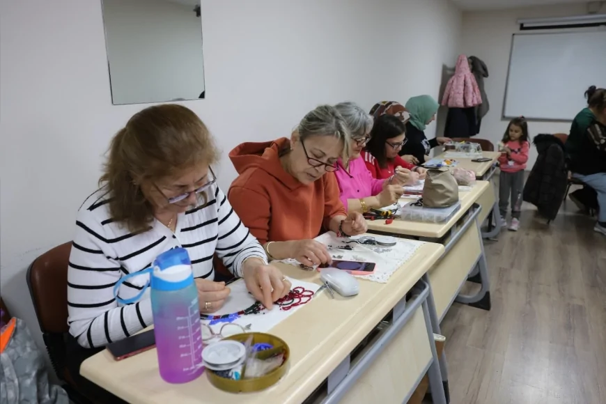 Odunpazarı Belediyesi takı atölyesiyle kadınların üretim gücünü destekliyor