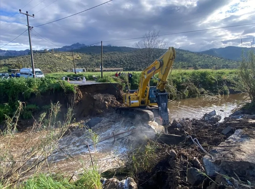 Muğla Büyükşehir Belediye Başkanı Ahmet Aras: “Milas’ta çöken köprüde ulaşımı 26 saatte yeniden sağladık”
