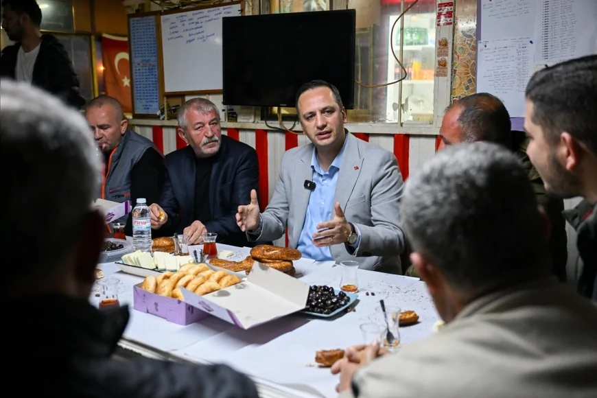 Bornova Belediye Başkanı Ömer Eşki Günün İlk Saatlerinde Minibüs Esnafıyla Buluştu