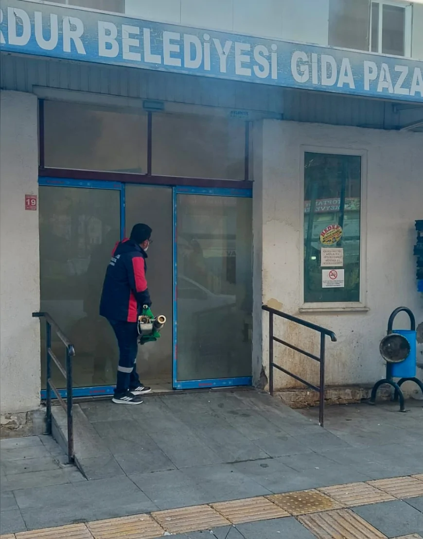 Burdur Belediye Başkanı Ali Orkun Ercengiz: “Sivrisinekle mücadeleyi yaz boyunca aralıksız sürdüreceğiz”