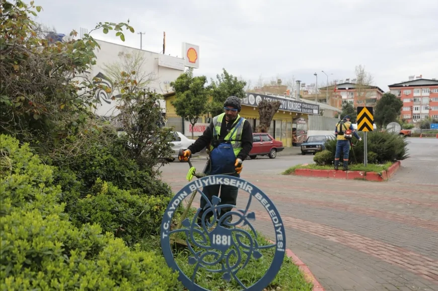 AYDIN BÜYÜKŞEHİR BELEDİYE BAŞKANI ÖZLEM ÇERÇİOĞLU GERMENCİK VE İNCİRLİOVA’DA YEŞİL ALANLARI BAHARA HAZIRLADI
