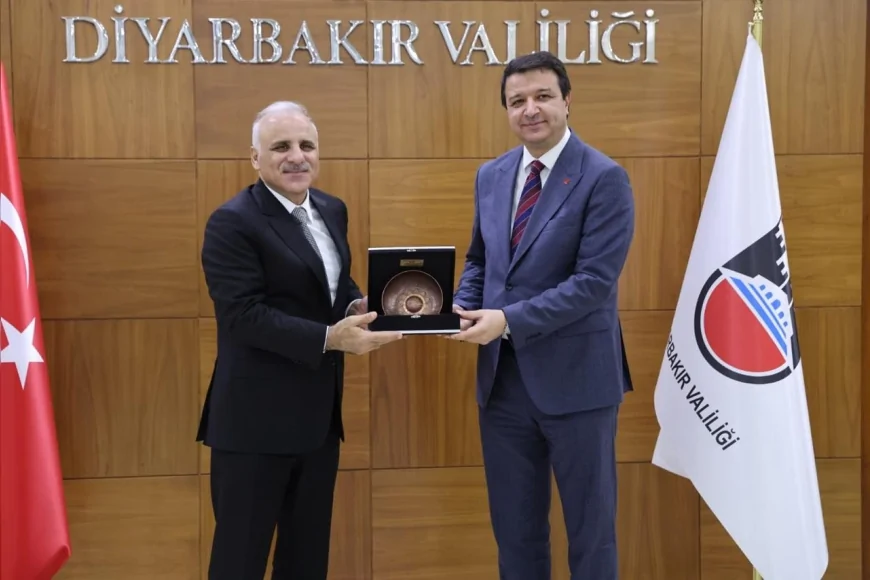 Saadet Partisi Genel Başkanı Mahmut Arıkan Diyarbakır temaslarına Valilik ve Büyükşehir Belediyesi ziyaretleriyle başladı