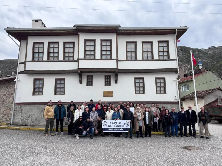 Eskişehir Büyükşehir Belediyesi İnönü Zaferi’nin 105’inci yılında “Tarihin İzinde” programıyla milli mücadele ruhunu yaşattı
