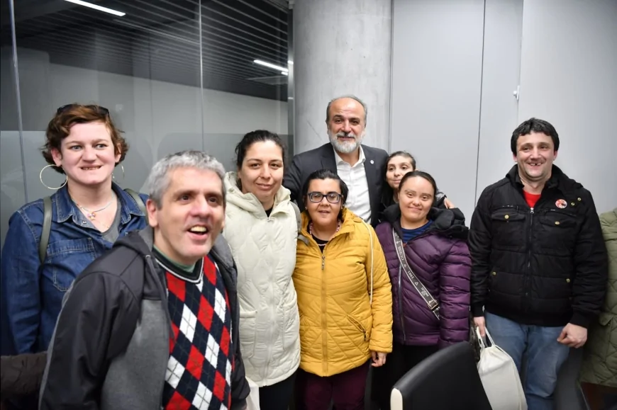 Çanakkale’de Zihinsel Engelliler Derneği ve Özel Çocuklar Spor Kulübü’nden belediyeye anlamlı ziyaret