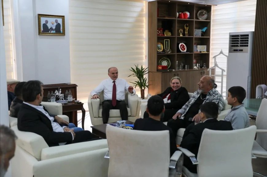 Düzce Belediye Başkanı Faruk Özlü Roman Vatandaşlarla Buluştu, Genç Müzisyenlere Destek Sözü Verdi