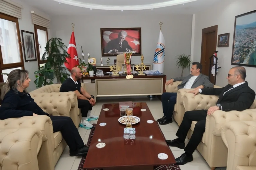 Dikili Belediye Başkanı Adil Kırgöz: “Yılmaz Acar şampiyonluklarıyla gururumuz oldu”