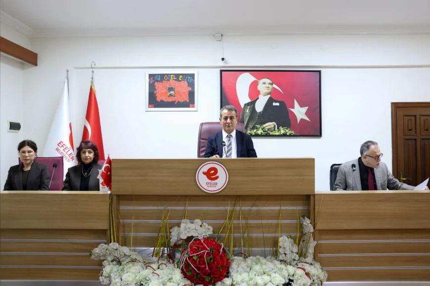 Efeler Belediye Başkanı Anıl Yetişkin 2025 yılı faaliyet raporunun oy birliğiyle kabul edildiğini açıkladı