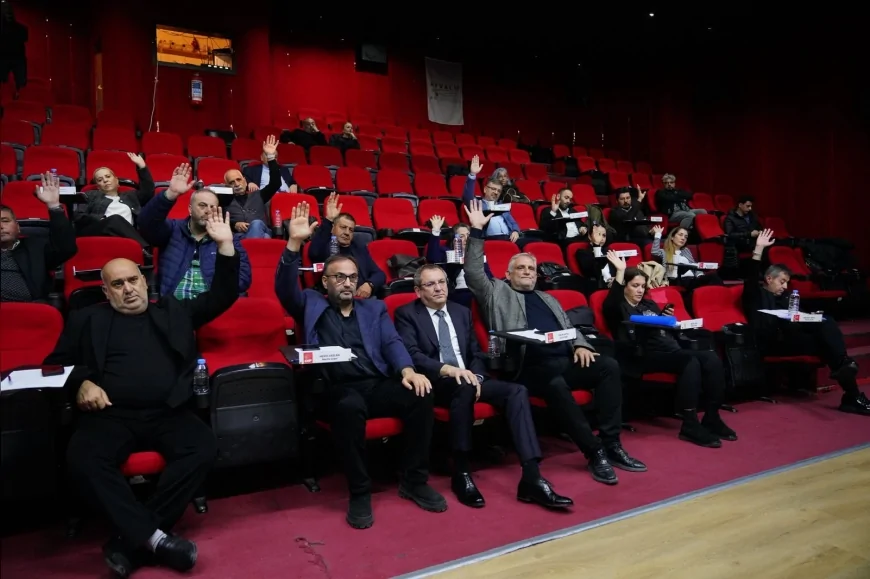 Ayvalık Belediyesi 2025 Yılı Faaliyet Raporu Mecliste Oy Birliğiyle Kabul Edildi