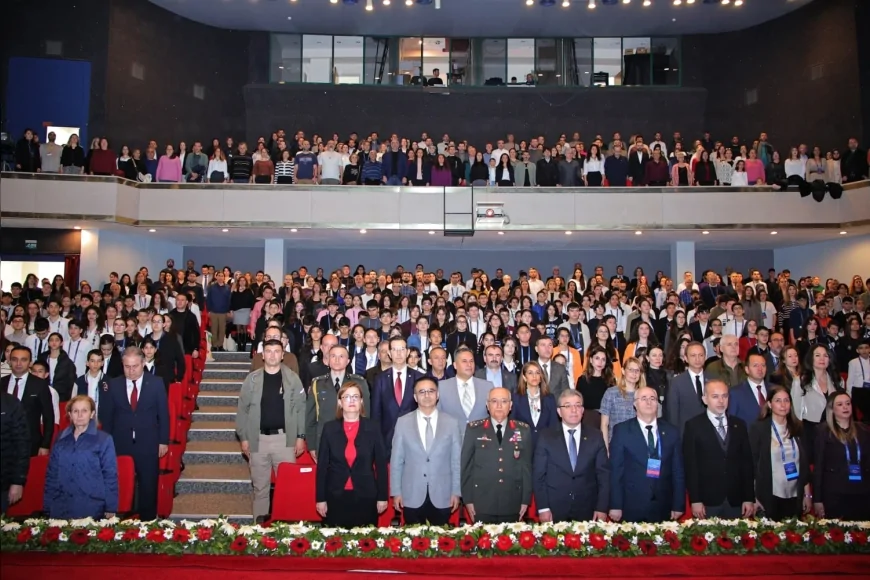 İzmir’de TÜBİTAK 2204-B Ortaokul Proje Yarışması Bölge Ödülleri Sahiplerini Buldu