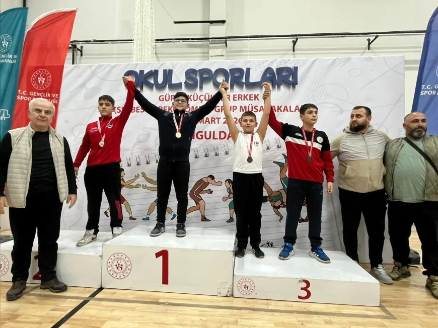 Altındağ Belediyesi Spor Kulübü Güreşçileri Türkiye Grup Müsabakalarında 5 Madalya Kazandı