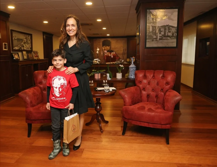 KARŞIYAKA BELEDİYE BAŞKANI YILDIZ ÜNSAL: “KİTAP OKUMA KÜLTÜRÜNÜ GÜÇLENDİRMEYİ SÜRDÜRECEĞİZ”