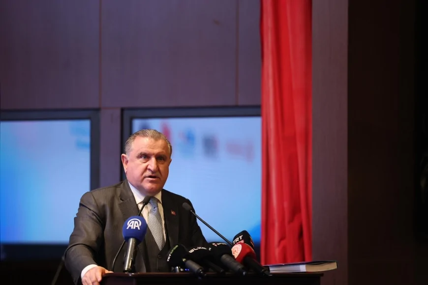 Gençlik ve Spor Bakanı Dr. Osman Aşkın Bak: “Şampiyon olan Fenerbahçe Opet’i kutluyorum”