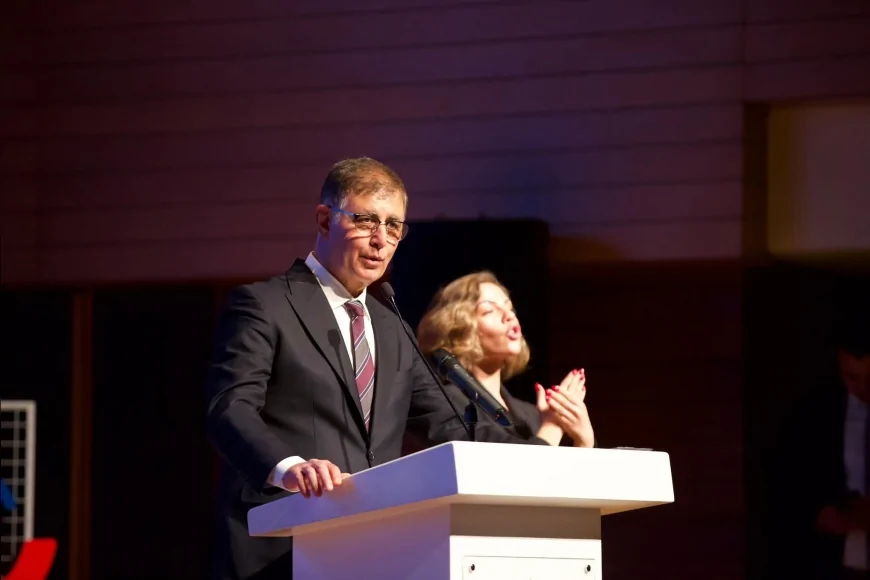 İzmir Büyükşehir Belediye Başkanı Cemil Tugay’ın projeleriyle Dikili’de atık su arıtma tesisi ve itfaiye binasının temeli atıldı