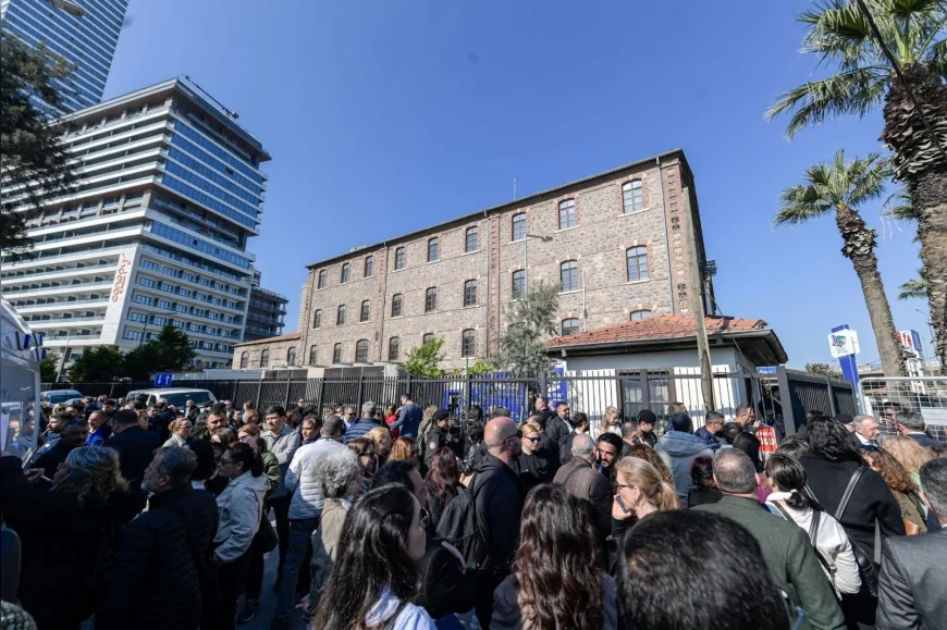 İzmir Büyükşehir Belediye Başkanı Dr. Cemil Tugay: “Meslek Fabrikası’na yönelik uygulama İzmir’in tarihine geçecek utanç vakası”