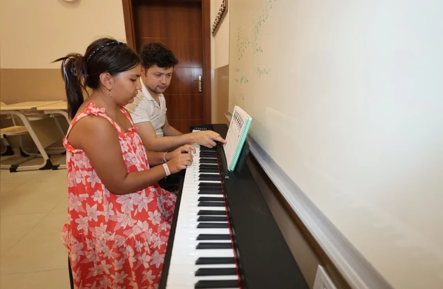 Şehzadeler Belediye Başkanı Hakan Şimşek: “Sanatı hayatın merkezine alan anlayışla gençlerin gelişimini destekliyoruz”