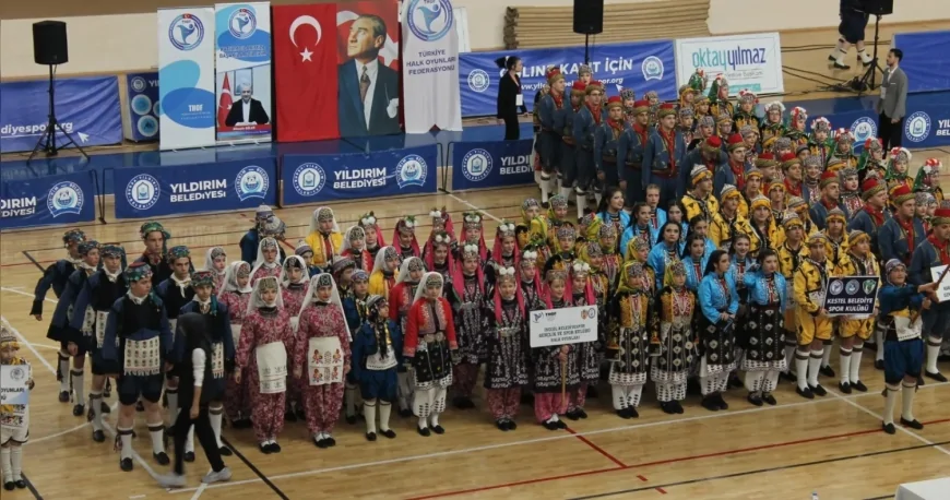 İnegöl Belediyespor Halk Dansları Topluluğu Bursa İl Yarışması’na damga vurdu