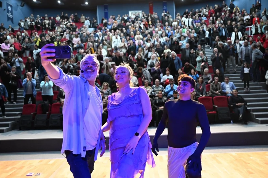 Aydın Büyükşehir Belediye Başkanı Özlem Çerçioğlu Didim ve Nazilli’de Vatandaşları Tiyatro ile Buluşturdu