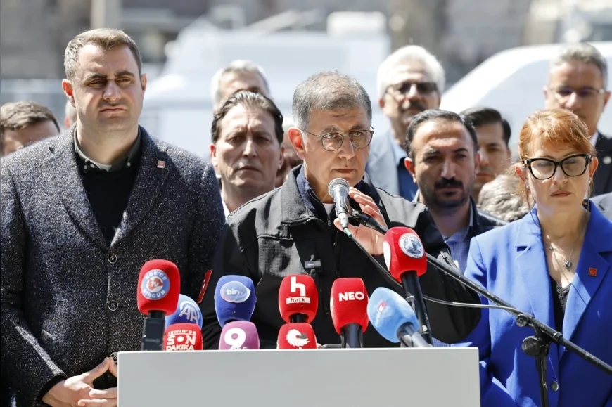 İzmir Büyükşehir Belediye Başkanı Dr. Cemil Tugay: “Bu, hukuka ve kente sahip çıkma mücadelesidir”