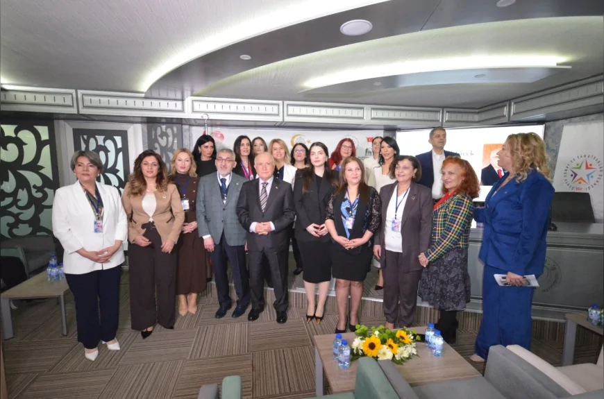 Dünya Esnaf ve Sanatkarlar Derneği Başkanı Fehmi Çalmuk: “Ahiyiz Aileyiz buluşmasıyla yeni bir yol haritası için işaret fişeği yaktık”