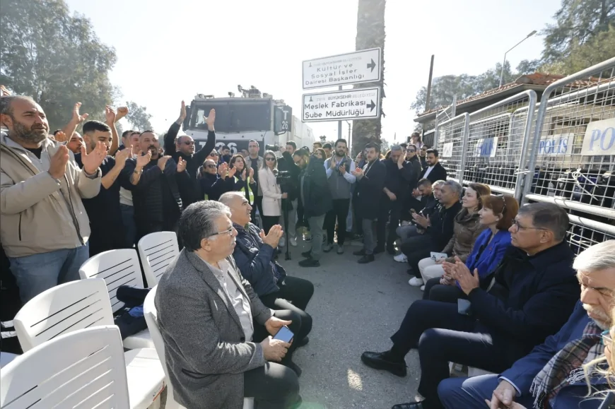 İzmir Büyükşehir Belediye Başkanı Dr. Cemil Tugay Meslek Fabrikası İçin Başlatılan Direnişi Sürdürüyor