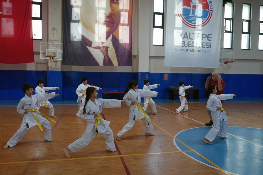 MALTEPE BELEDİYESİ KARATE KURSLARINDA EĞİTİM ALAN ÇOCUKLAR SERTİFİKALARINI ALARAK MEZUN OLDU