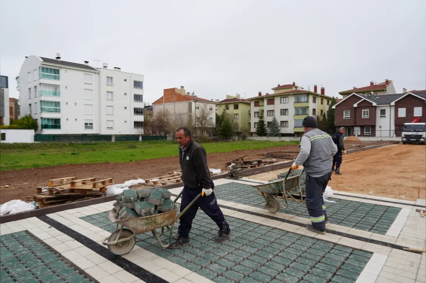 ESKİŞEHİR BÜYÜKŞEHİR BELEDİYESİ SÜMER VE OSMANGAZİ MAHALLELERİNDE YENİ OTOPARK PROJELERİNİ BAŞLATTI