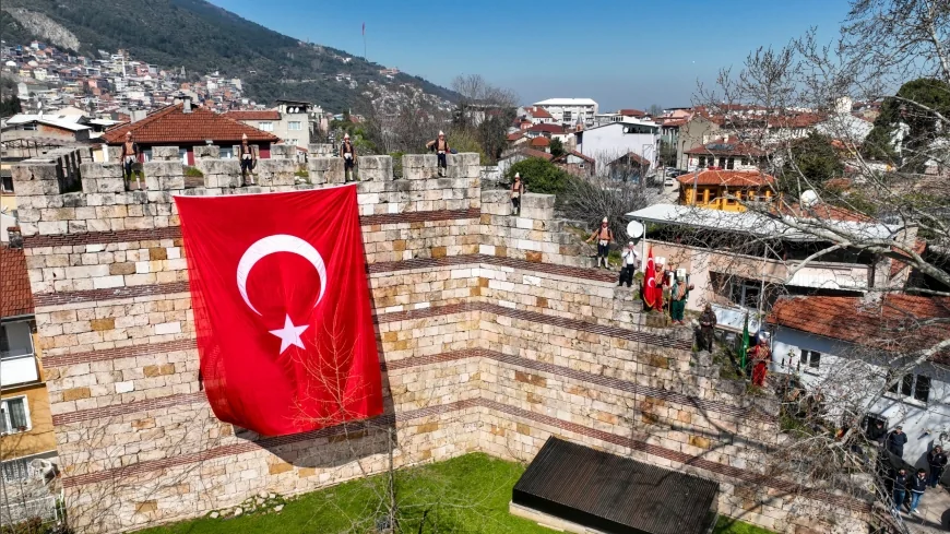 Bursa’da Fethin 700’üncü Yılı Pınarbaşı Fetih Kapısı’nda Düzenlenen Törenlerle Kutlandı