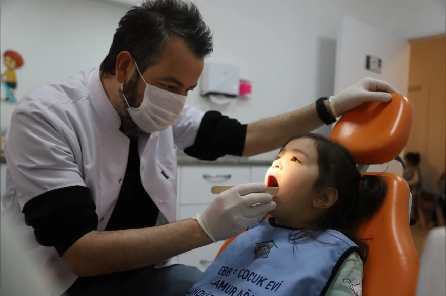ESKİŞEHİR’DE MİNİKLER DİŞ SAĞLIĞINI EĞLENEREK ÖĞRENDİ