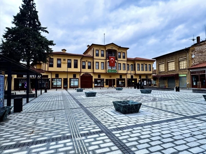 Çorum Belediyesi Veli Paşa Hanı Önündeki Meydana “Hanönü Meydanı” İsmini Verdi