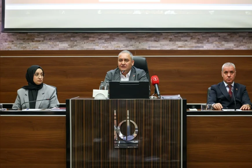 KEÇİÖREN BELEDİYE BAŞKANI DR. MESUT ÖZARSLAN: “2025 YILI FAALİYET RAPORUMUZ OY BİRLİĞİYLE KABUL EDİLDİ”