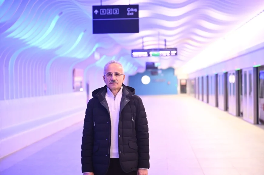 Ulaştırma ve Altyapı Bakanı Abdulkadir Uraloğlu: “Gayrettepe-İstanbul Havalimanı-Arnavutköy Metrosu 45 bin 981 yolcuyla rekor kırdı”