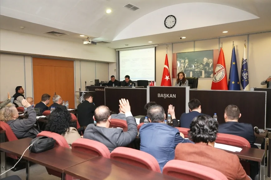 Karşıyaka Belediye Başkanı Yıldız Ünsal: “2025 boyunca çok yönlü hizmet üretimi gerçekleştirdik”