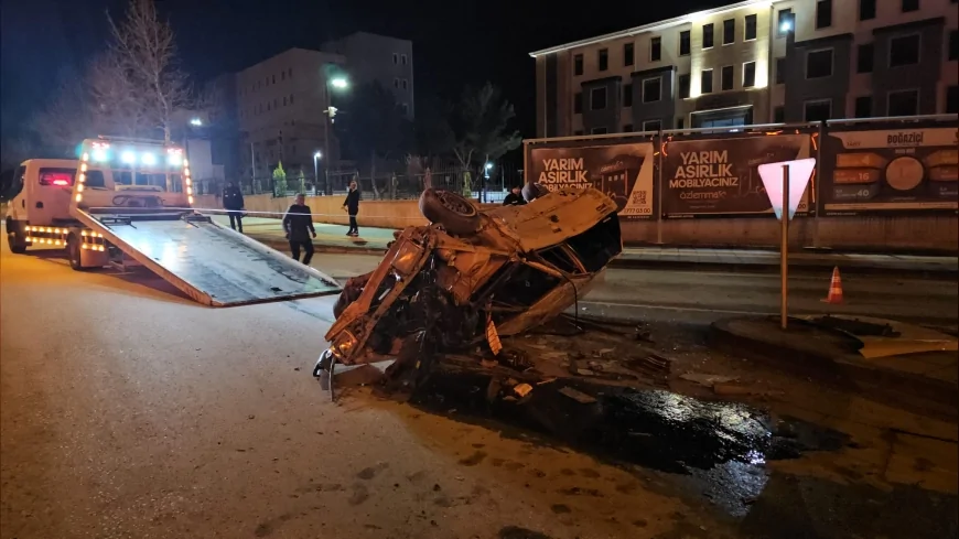 Çorum’da İki Otomobilin Çarpıştığı Kazada Araç Devrildi 1 Kişi Yaralandı
